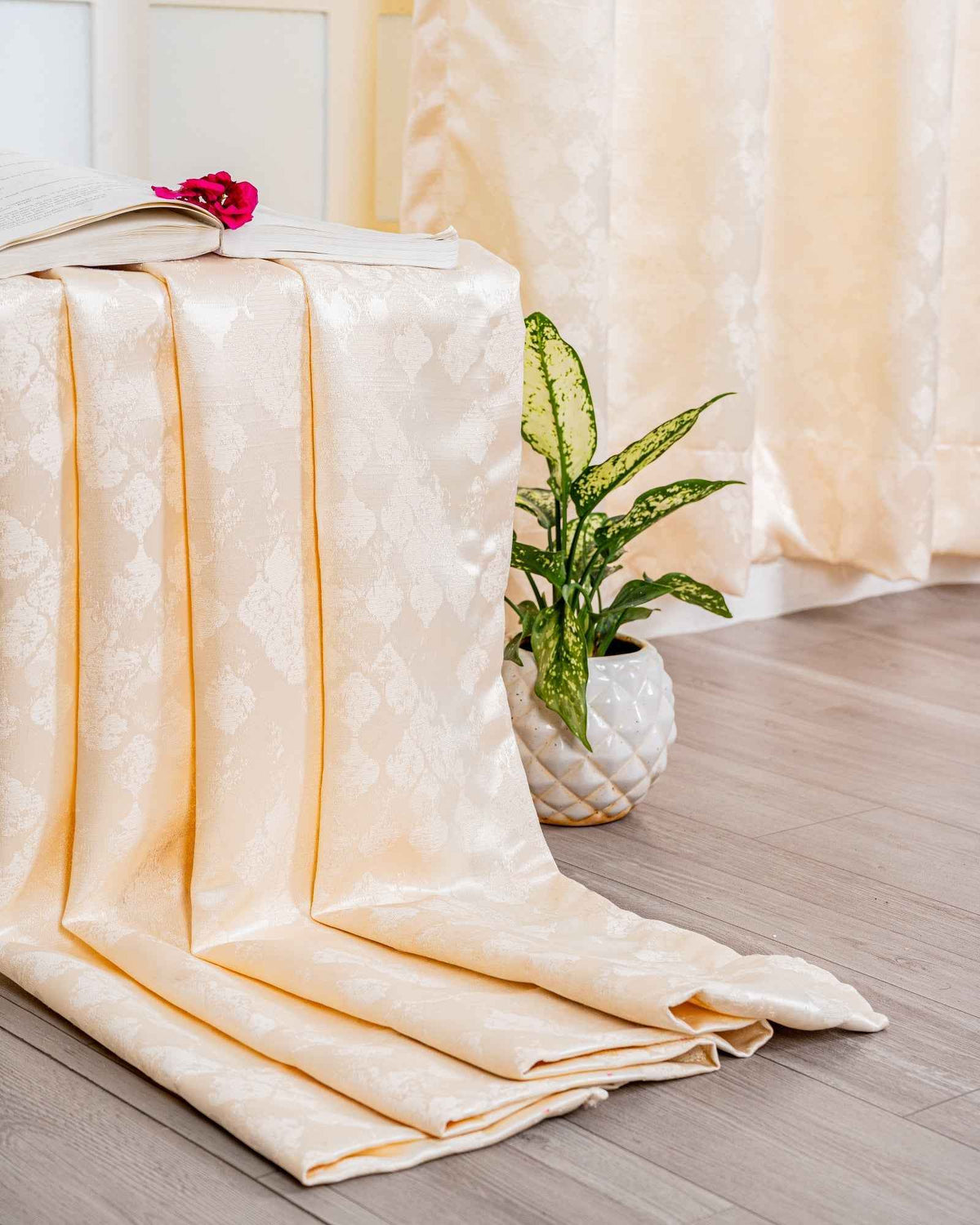 Parda online Premium Smash Jacquard Curtain with Soft & Durable Fabric
