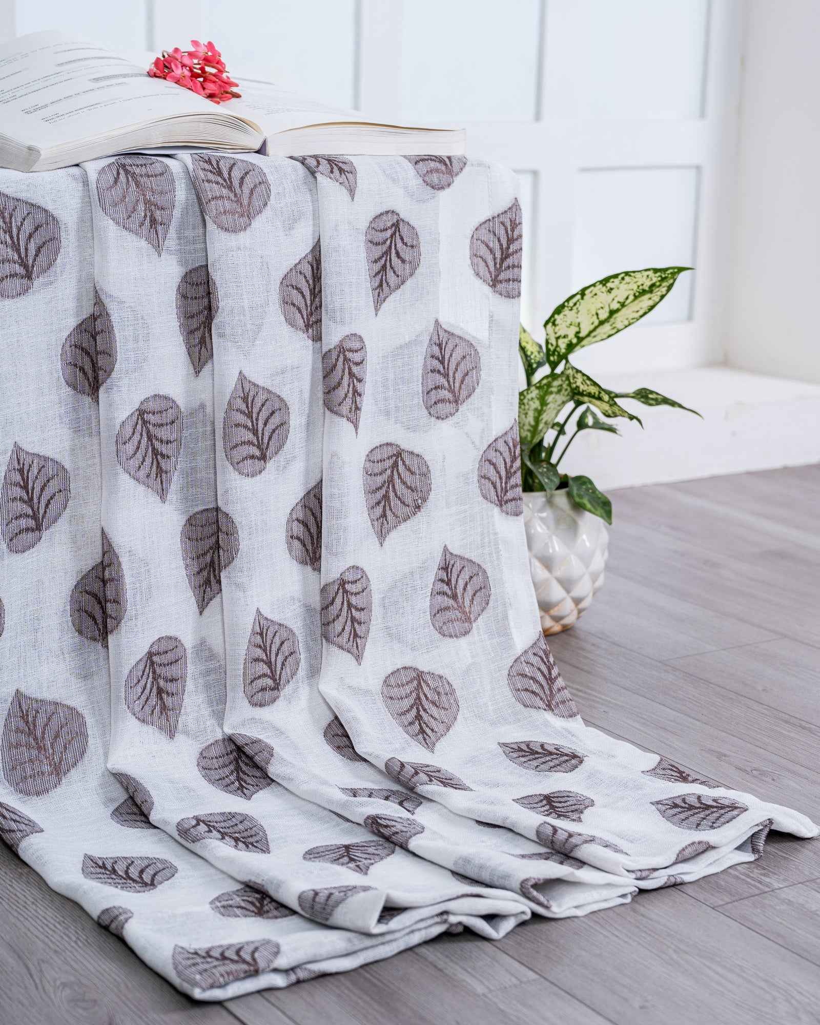 Parda online Premium Jacquard Linen Curtain with Leaf Design with Soft & Durable Fabric